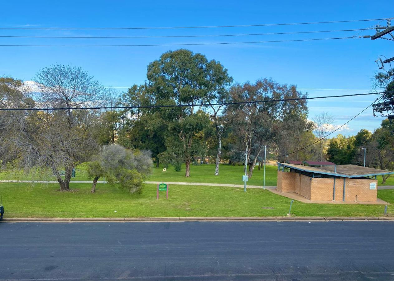 Tallarook Motor Inn Dubbo Extérieur photo