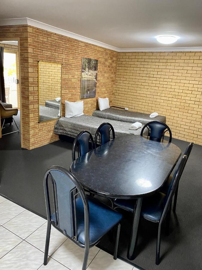 Tallarook Motor Inn Dubbo Extérieur photo