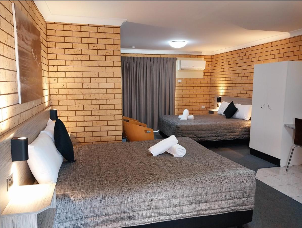 Tallarook Motor Inn Dubbo Extérieur photo