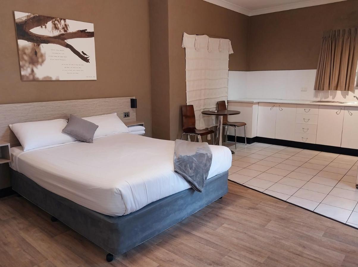 Tallarook Motor Inn Dubbo Extérieur photo