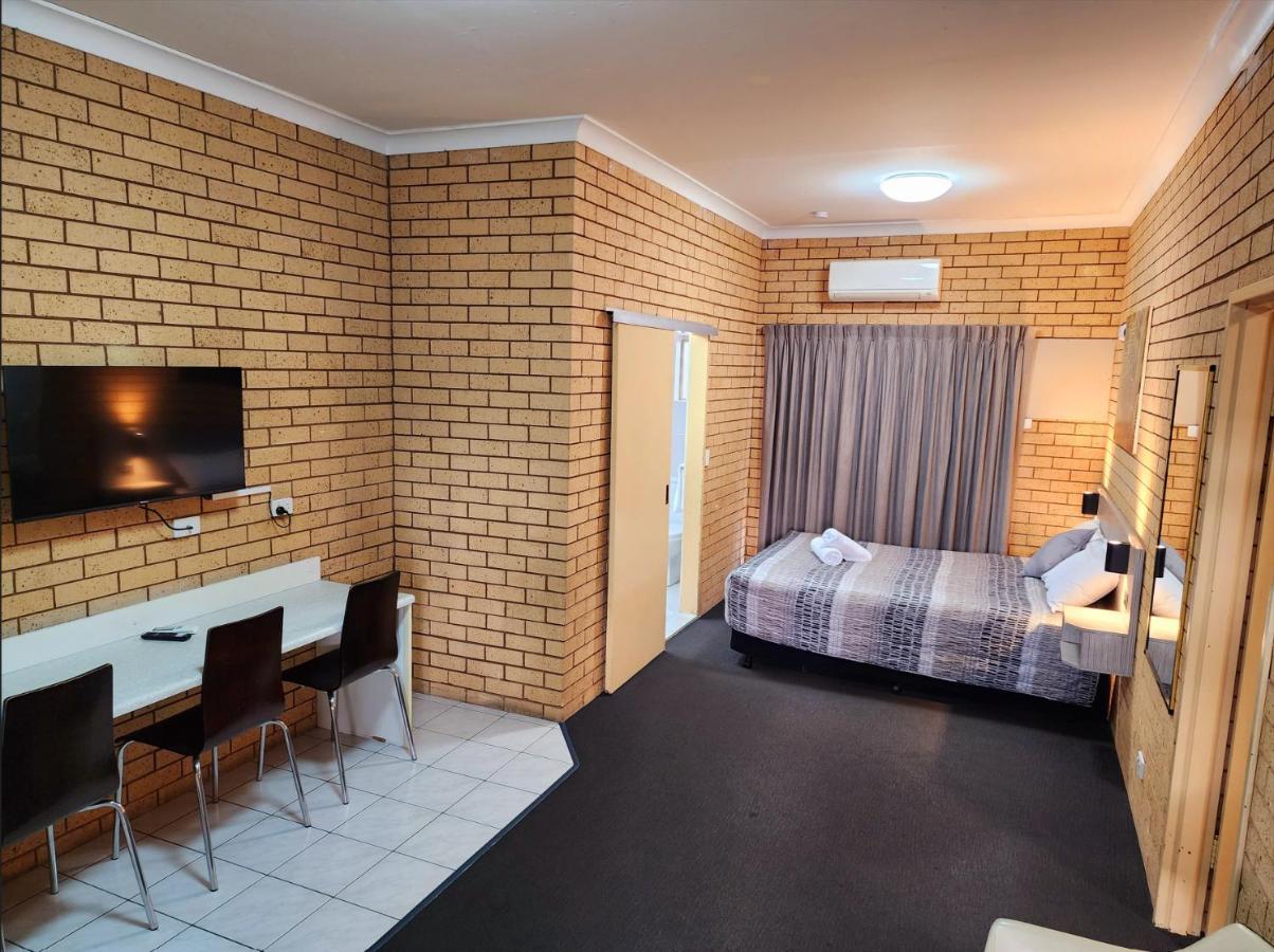Tallarook Motor Inn Dubbo Extérieur photo